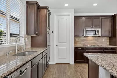 10092 Avocado Way, Elk Grove, CA 95757 - Photo 11