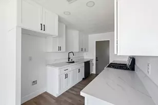 4056 E Brentwood Ave, Fresno, CA 93703 - Photo 13
