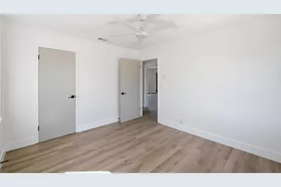 4056 E Brentwood Avenue, Fresno, CA 93703 - Photo 23