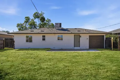 4056 E Brentwood Avenue, Fresno, CA 93703 - Photo 29