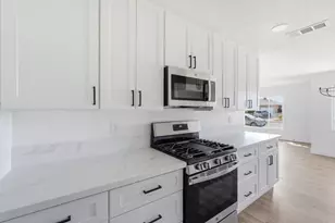 4056 E Brentwood Ave, Fresno, CA 93703 - Photo 17