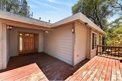 19221 Wolf Creek Road, Grass Valley, CA 95949 - Photo 11