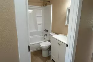 1048 Aspen Dr, Manteca, CA 95336 - Photo 17
