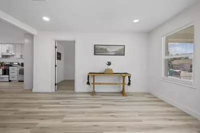 1368 N Newport Avenue, Stockton, CA 95205 - Photo 5