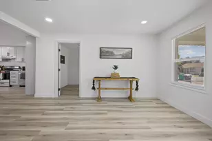 1368 N Newport Ave, Stockton, CA 95205 - Photo 5