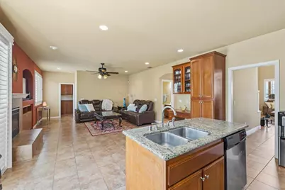 9404 Red Spruce Way, Elk Grove, CA 95624 - Photo 13