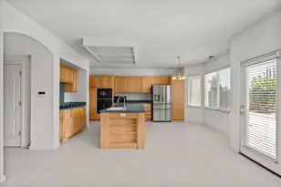 4025 Beyer Park Dr, Modesto, CA 95357 - Photo 17