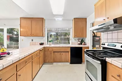 9030 El Oro Plaza Drive, Elk Grove, CA 95624 - Photo 17