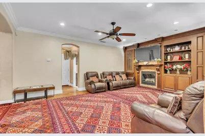 6009 Roswitha Court, Carmichael, CA 95608 - Photo 15