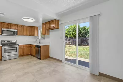 3808 Moonbeam Drive, Sacramento, CA 95827 - Photo 9