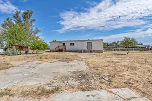 25555 N Hwy 99, Acampo, CA 95220 - Photo 33