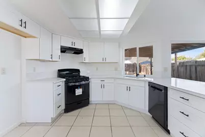 7905 Scottsdale Drive, Sacramento, CA 95828 - Photo 9