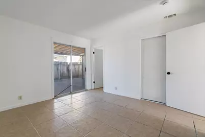 7905 Scottsdale Drive, Sacramento, CA 95828 - Photo 21