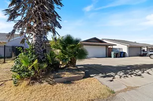 7905 Scottsdale Dr, Sacramento, CA 95828 - Photo 3