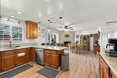 7085 Amherst Street, Sacramento, CA 95822 - Photo 17