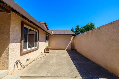 2121 Cumberland Drive, Turlock, CA 95382 - Photo 5