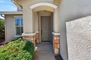 10038 Waterfield Dr, Elk Grove, CA 95757 - Photo 5