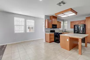 20 Loma Verde Ct, Sacramento, CA 95822 - Photo 11