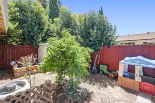 20 Loma Verde Ct, Sacramento, CA 95822 - Photo 27