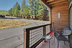 11589 Snowpeak Way, Truckee, CA 96161 - Photo 23