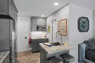 11589 Snowpeak Way, Truckee, CA 96161 - Photo 9