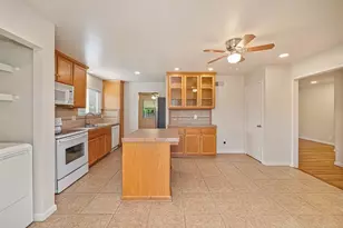 1710 Russell Way, Roseville, CA 95661 - Photo 19