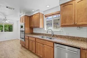 5828 N Haven Dr, North Highlands, CA 95660 - Photo 11