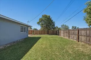 7117 Delhaven Way, North Highlands, CA 95660 - Photo 31