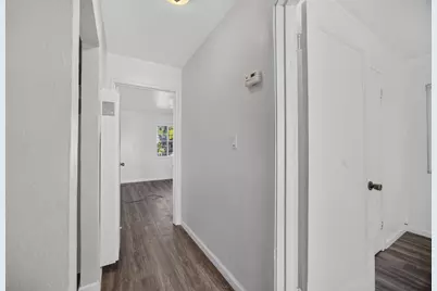 5604 Bonniemae Way, Sacramento, CA 95824 - Photo 17