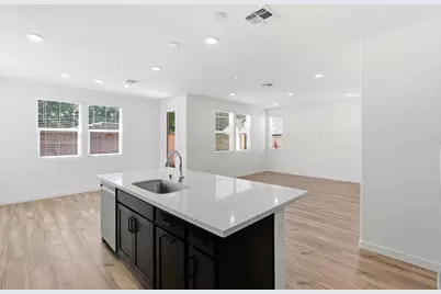 1043 Ginkgo Circle, Davis, CA 95618 - Photo 3