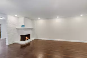 1310 Commons Dr, Sacramento, CA 95825 - Photo 9