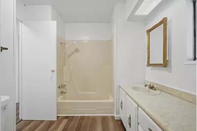 Amberglen Drive, Sacramento, CA 95823 - Photo 17