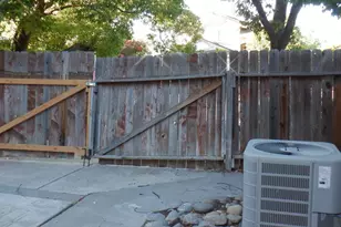8425 Vintage Park Dr, Sacramento, CA 95828 - Photo 13