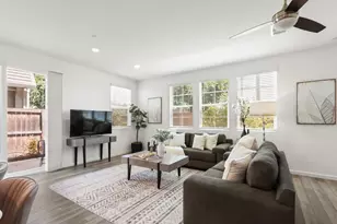 8800 Ariston Ln, Elk Grove, CA 95758 - Photo 11