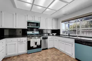 1041 Armor Dr, Stockton, CA 95209 - Photo 7