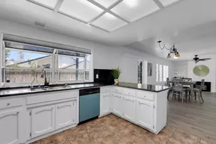 1041 Armor Dr, Stockton, CA 95209 - Photo 9
