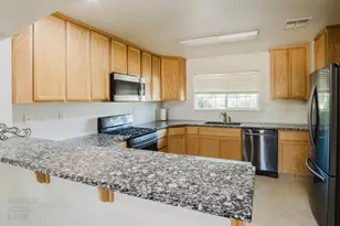 2103 W Solis St, Merced, CA 95348 - Photo 9