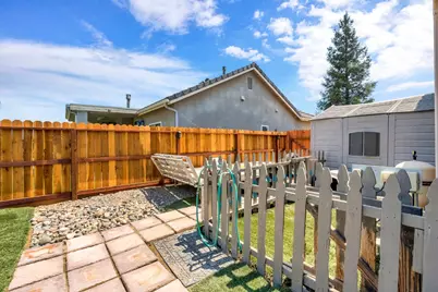 6336 W Wrenwood Lane, Fresno, CA 93723 - Photo 25