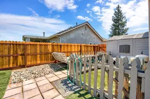 6336 W Wrenwood Ln, Fresno, CA 93723 - Photo 25