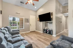 6336 W Wrenwood Ln, Fresno, CA 93723 - Photo 7