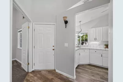 821 N Hill Way, Sacramento, CA 95838 - Photo 9