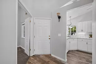 821 N Hill Way, Sacramento, CA 95838 - Photo 9