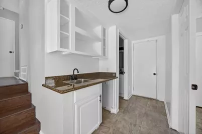 10036 Vanguard Drive, Sacramento, CA 95827 - Photo 17