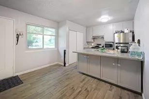 237 Breuner Dr, Roseville, CA 95678 - Photo 9