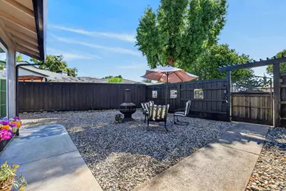 6913 Speckle Way, Sacramento, CA 95842 - Photo 9
