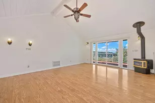 13894 Hemlock Dr, Penn Valley, CA 95946 - Photo 9
