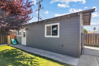 556 Del Rio Circle, Oakdale, CA 95361 - Photo 9