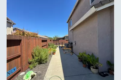 1859 Oakley Court, Stockton, CA 95206 - Photo 11
