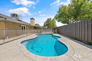 2175 Beechwood Ct, Hanford, CA 93230 - Photo 3