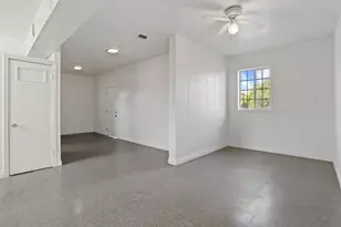 702 E Oak St, Stockton, CA 95202 - Photo 17
